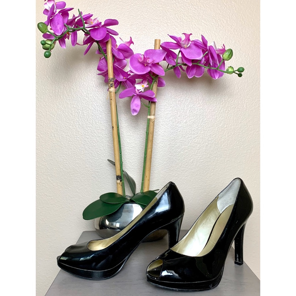 Nine West black peep toe heels 9 wide